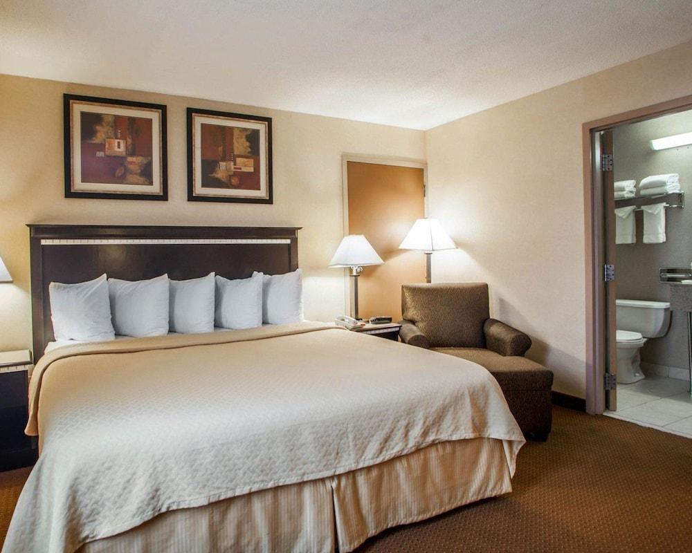 Quality Inn Aurora - Naperville Area Exterior photo